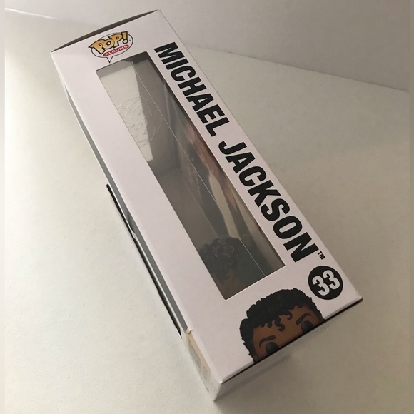 Funko Pop! Michael Jackson #33 in front of album cover -P - Picture 8 of 8